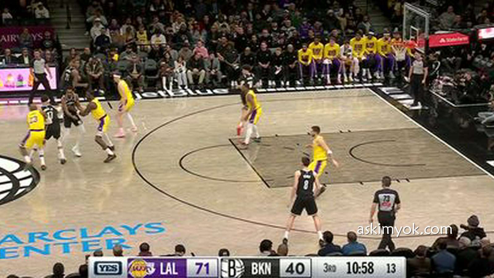 爱游戏体育深度解析 - 詹姆斯25+7里夫斯复出湖人大胜篮网 湖人5胜3负结束八连客之旅