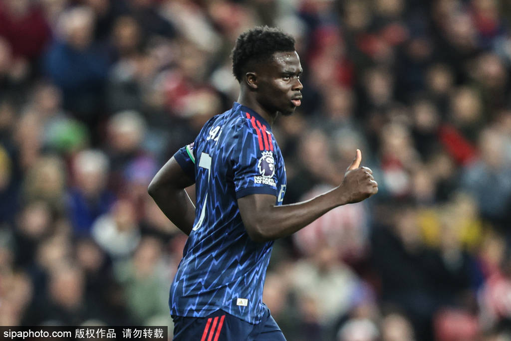 爱游戏平台专业分析:观战台|枪手苦战维拉+曼城遇黑马 梅西冲击生涯第47冠