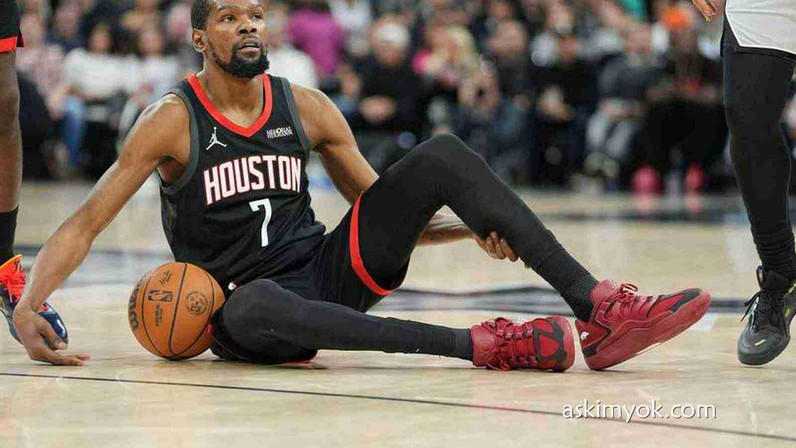 爱游戏体育行业洞察:马刺完爆火箭太扎心!同处冲冠组却不是一个档次的球队